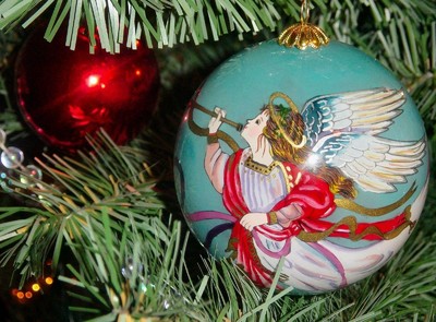 christmas-decorations-balloon-angel-tree-close-up-christmas-1077100_400 christmas-decorations-balloon-angel-tree-close-up-christmas-1077100_400