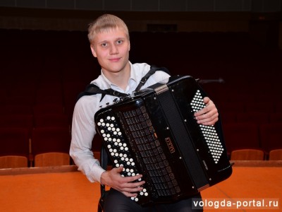 komelkov_400 komelkov_400