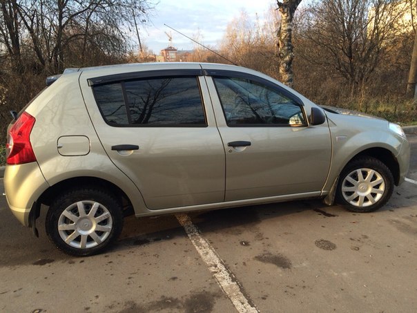 renault sandero 2011 бежевый